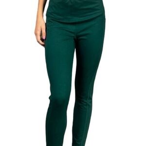Green Leggings with Sleek Fitted Design